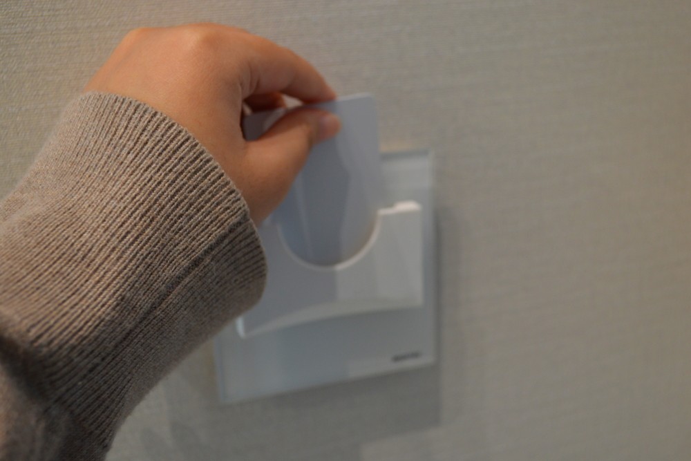 holder1000x667.jpg